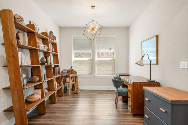 609 Wooden Rail LN, Georgetown, TX 78633