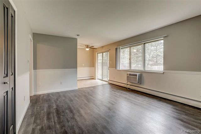 2161 Decker Road 21, Walled Lake, MI 48390