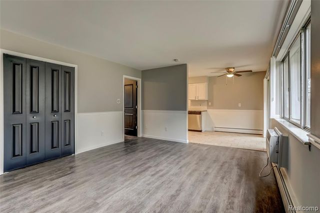 2161 Decker Road 21, Walled Lake, MI 48390