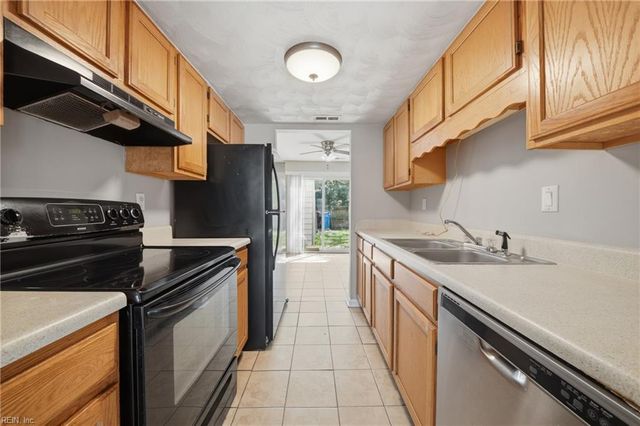 1313 River Birch RN S, Chesapeake, VA 23320