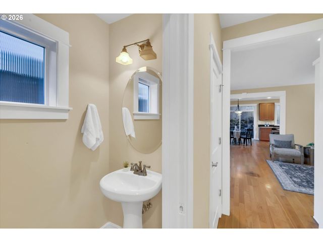 3607 Ne 10TH Ave, Portland, OR 97212