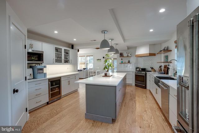306 HIGH ST, Moorestown, NJ 08057