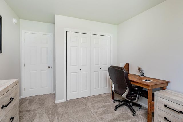 1240 Rachel Drive W, West Fargo, ND 58078