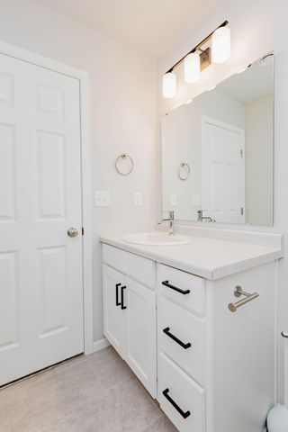 1240 Rachel Drive W, West Fargo, ND 58078