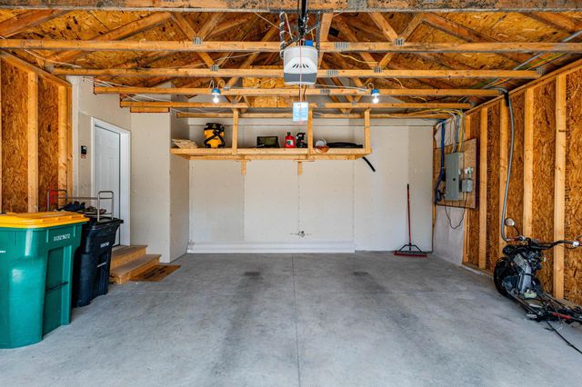 1240 Rachel Drive W, West Fargo, ND 58078