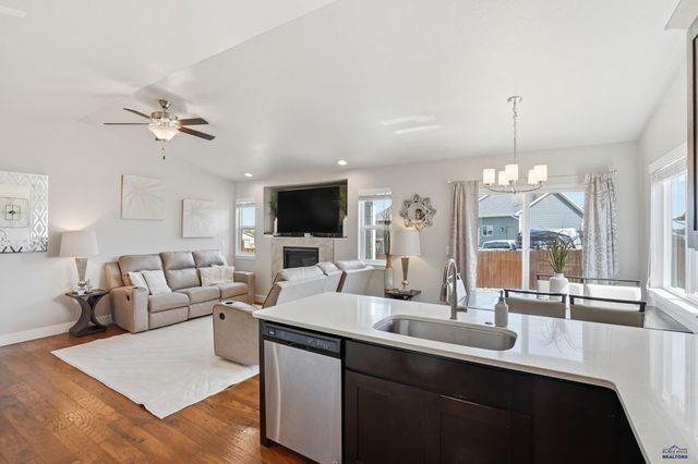 3211 HOMESTEAD ST, Rapid City, SD 57703