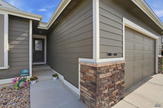 3211 HOMESTEAD ST, Rapid City, SD 57703