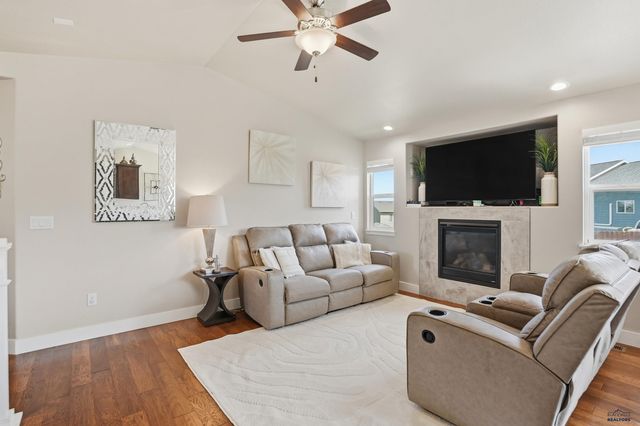 3211 HOMESTEAD ST, Rapid City, SD 57703