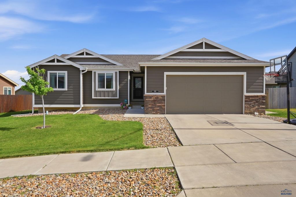 3211 HOMESTEAD ST, Rapid City, SD 57703