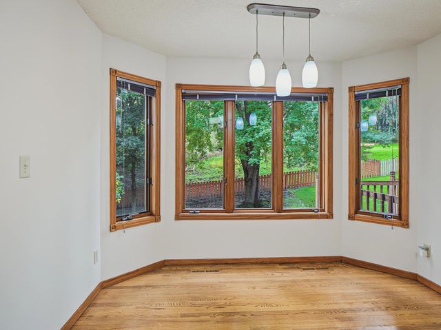 2112 Parkwood Hills Drive NE, Rochester, MN 55906