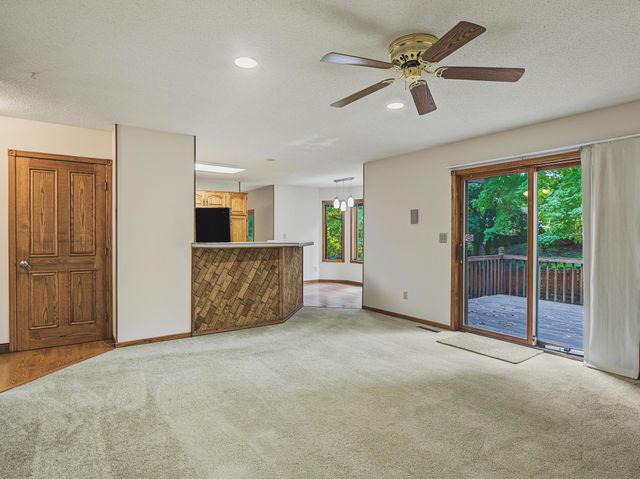 2112 Parkwood Hills Drive NE, Rochester, MN 55906