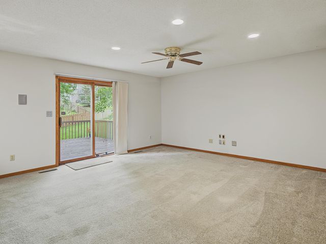 2112 Parkwood Hills Drive NE, Rochester, MN 55906