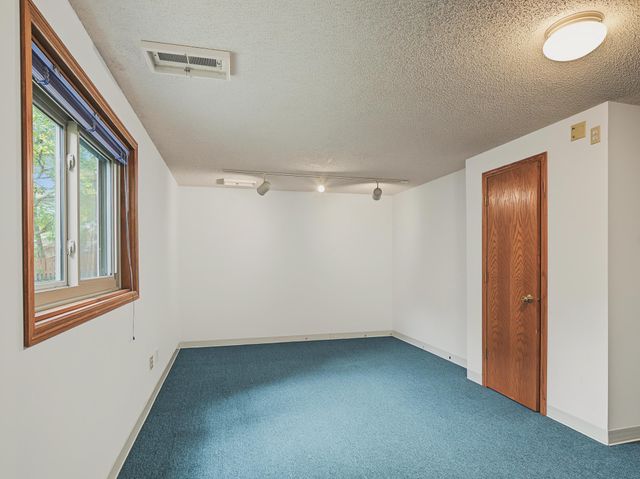 2112 Parkwood Hills Drive NE, Rochester, MN 55906