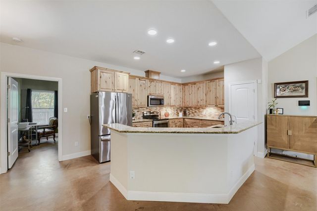 115 Mokulua LN, Bastrop, TX 78602