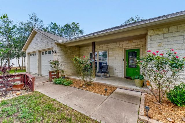 115 Mokulua LN, Bastrop, TX 78602