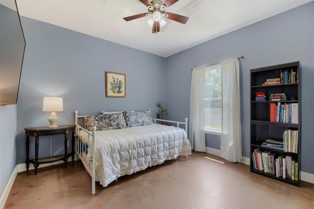115 Mokulua LN, Bastrop, TX 78602