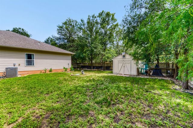 115 Mokulua LN, Bastrop, TX 78602