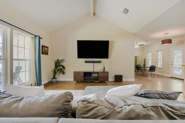 115 Mokulua LN, Bastrop, TX 78602