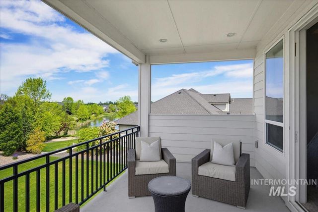 939 S Lake Pointe Way, Eagle, ID 83616