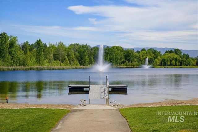 939 S Lake Pointe Way, Eagle, ID 83616