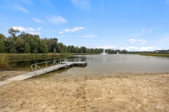 939 S Lake Pointe Way, Eagle, ID 83616