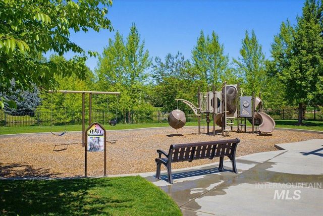 939 S Lake Pointe Way, Eagle, ID 83616