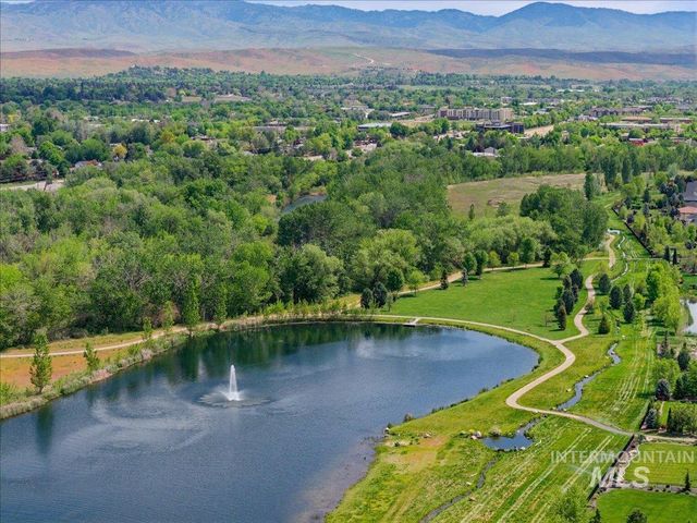 939 S Lake Pointe Way, Eagle, ID 83616