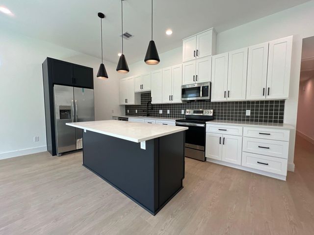 4414 Elmwood Street A, Houston, TX 77051