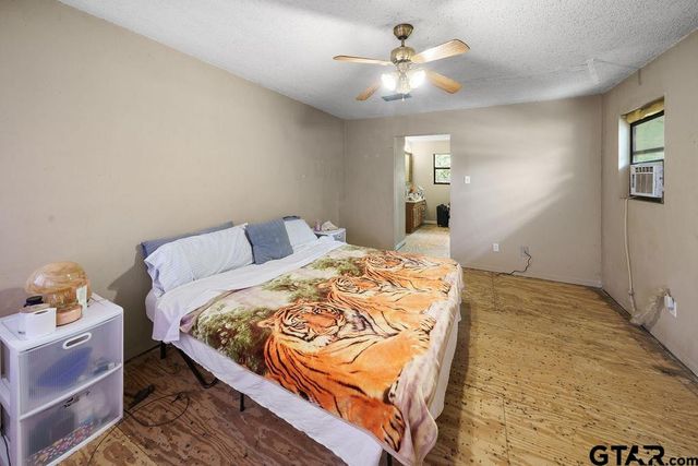 20624 Hewitt Cir, Chandler, TX 75758