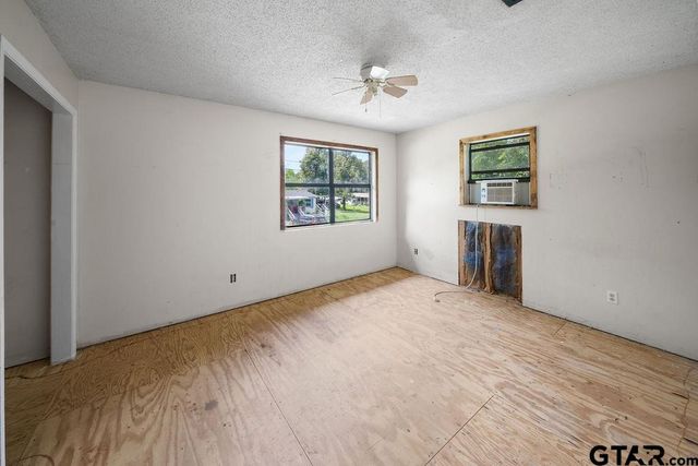 20624 Hewitt Cir, Chandler, TX 75758