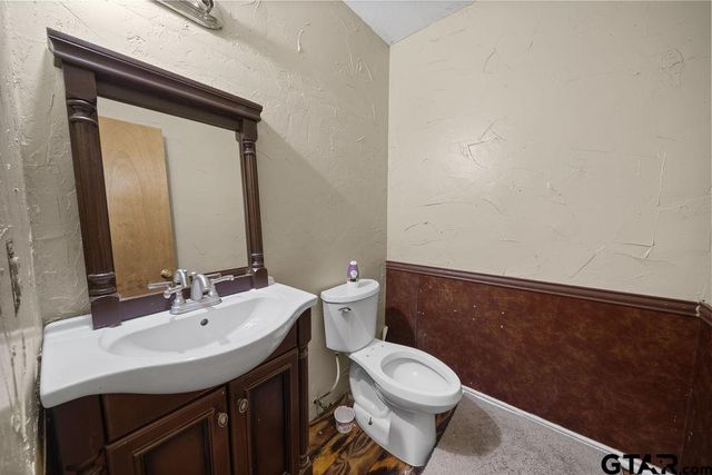 20624 Hewitt Cir, Chandler, TX 75758