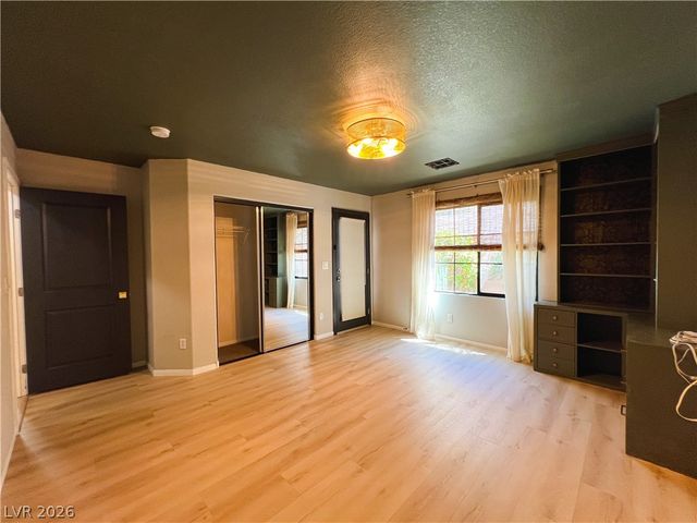 9838 November Rain Street, Las Vegas, NV 89178