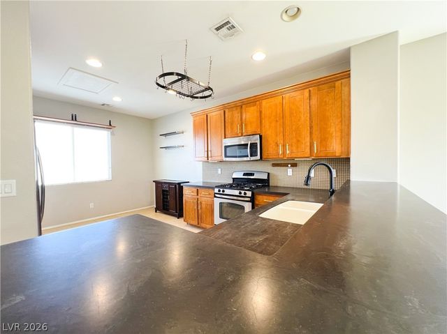 9838 November Rain Street, Las Vegas, NV 89178