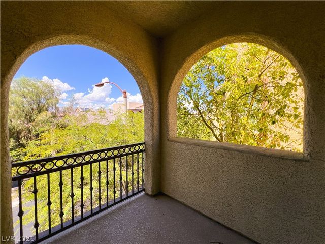 9838 November Rain Street, Las Vegas, NV 89178