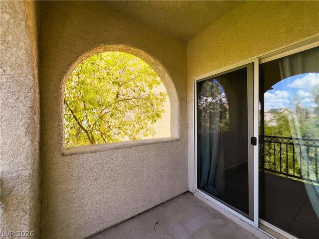 9838 November Rain Street, Las Vegas, NV 89178