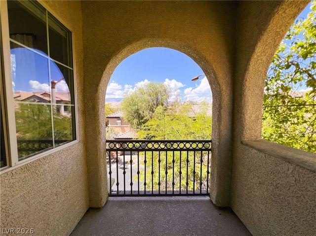 9838 November Rain Street, Las Vegas, NV 89178