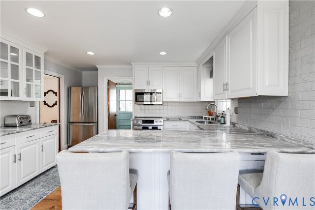 2221 Autumn Oaks Ln, Powhatan, VA 23139