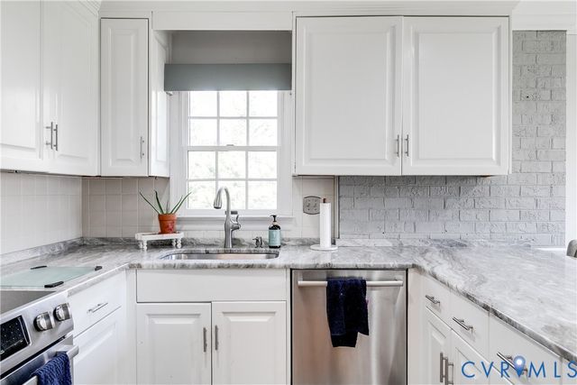 2221 Autumn Oaks Ln, Powhatan, VA 23139