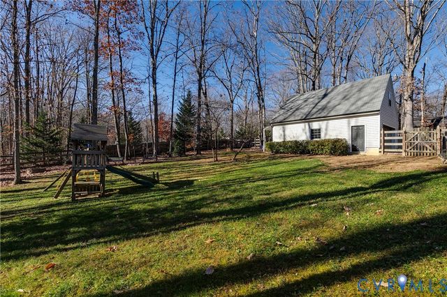 2221 Autumn Oaks Ln, Powhatan, VA 23139