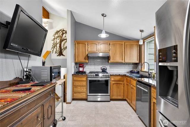 1981 NE 11th Ave, Oak Harbor, WA 98277