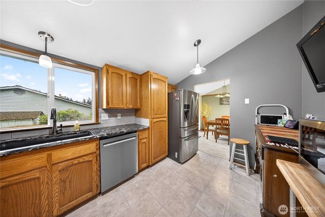 1981 NE 11th Ave, Oak Harbor, WA 98277