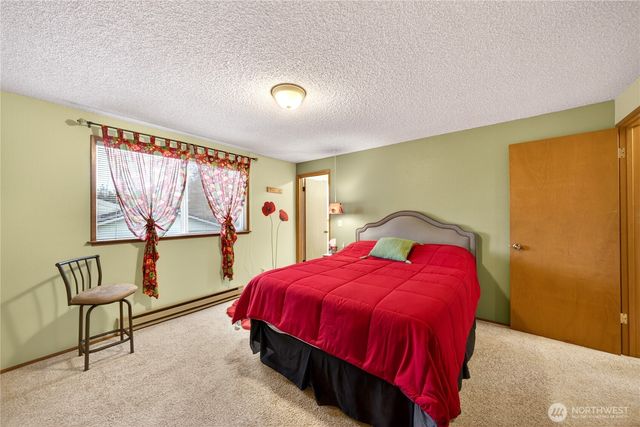 1981 NE 11th Ave, Oak Harbor, WA 98277