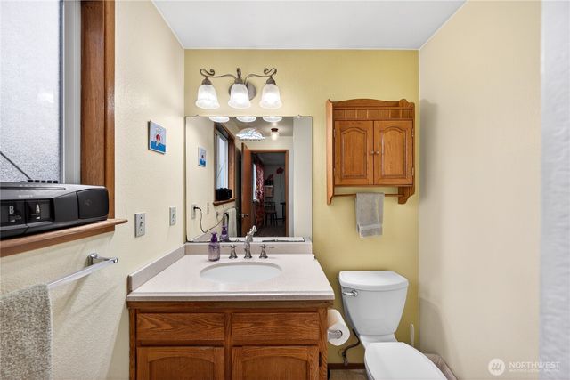 1981 NE 11th Ave, Oak Harbor, WA 98277