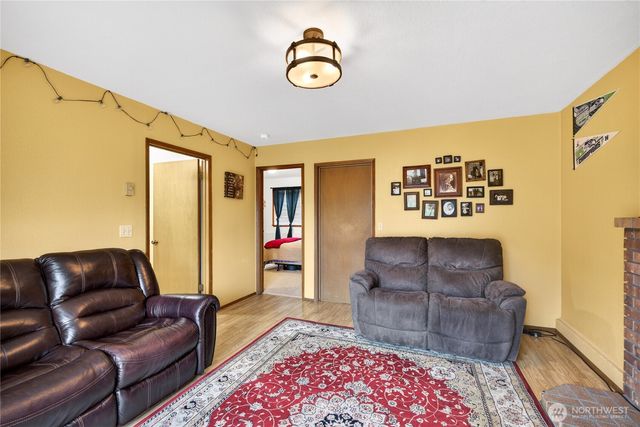 1981 NE 11th Ave, Oak Harbor, WA 98277