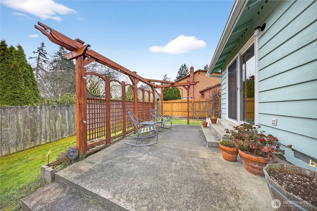 1981 NE 11th Ave, Oak Harbor, WA 98277