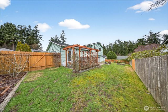 1981 NE 11th Ave, Oak Harbor, WA 98277