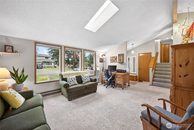 1981 NE 11th Ave, Oak Harbor, WA 98277