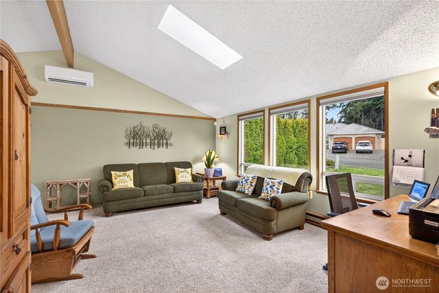 1981 NE 11th Ave, Oak Harbor, WA 98277