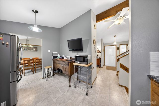 1981 NE 11th Ave, Oak Harbor, WA 98277