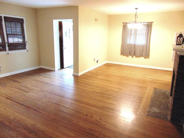 16 VARMAR DR, New Castle, DE 19720